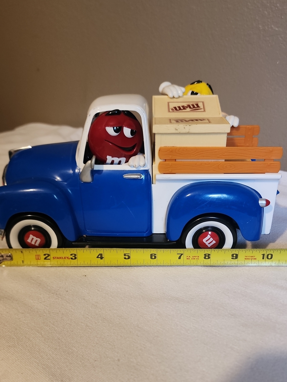 M&M'S Blue and White Pickup Truck with Red and Yellow Characters